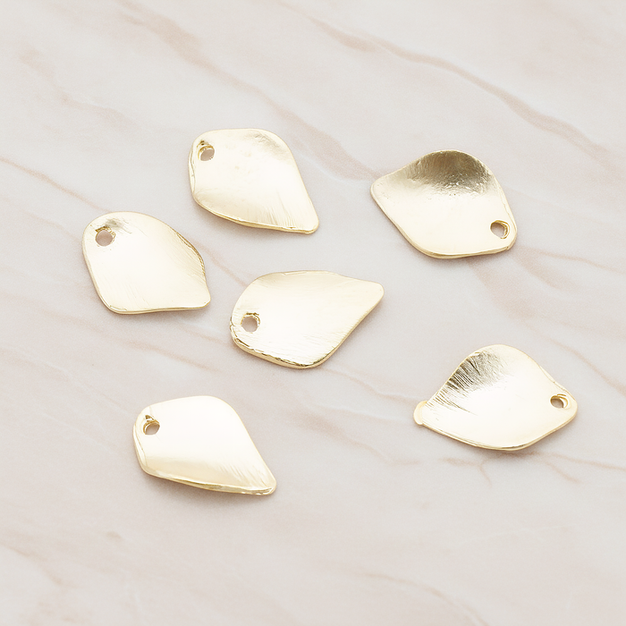 Flat Plain Leaf Pendant, 2 Pc on warm marble background (PD.915)