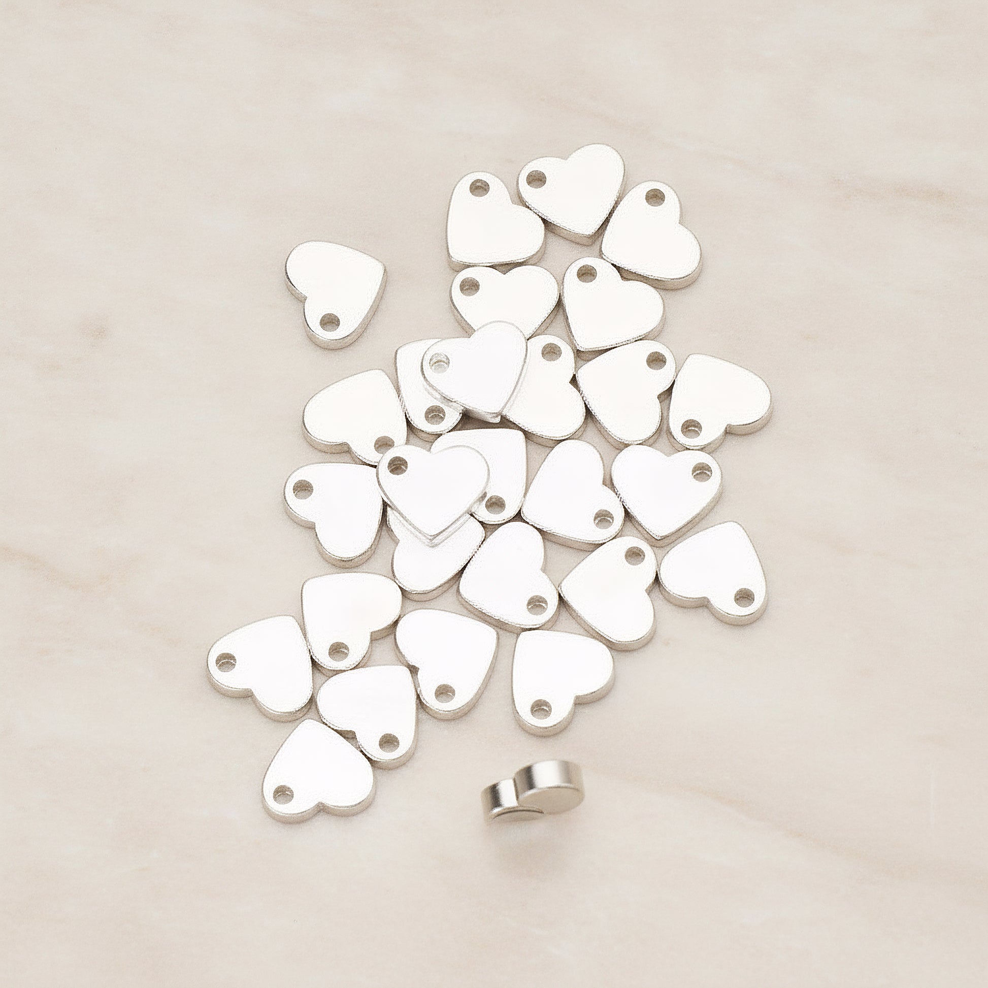 Flattened 7mm Heart Metal Bead Charm Pendant, 4 Pc - Matte Original Rhodium NO ENGRAVING (BD.052)