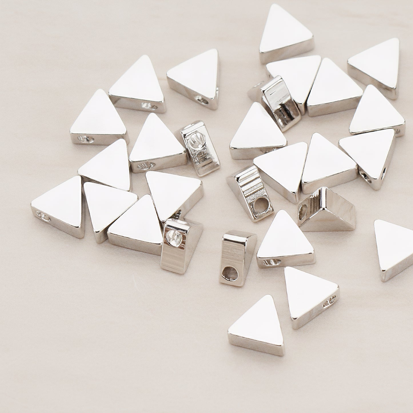 Mini Triangle Metal Bead, 4 Pc (BD.947-01)