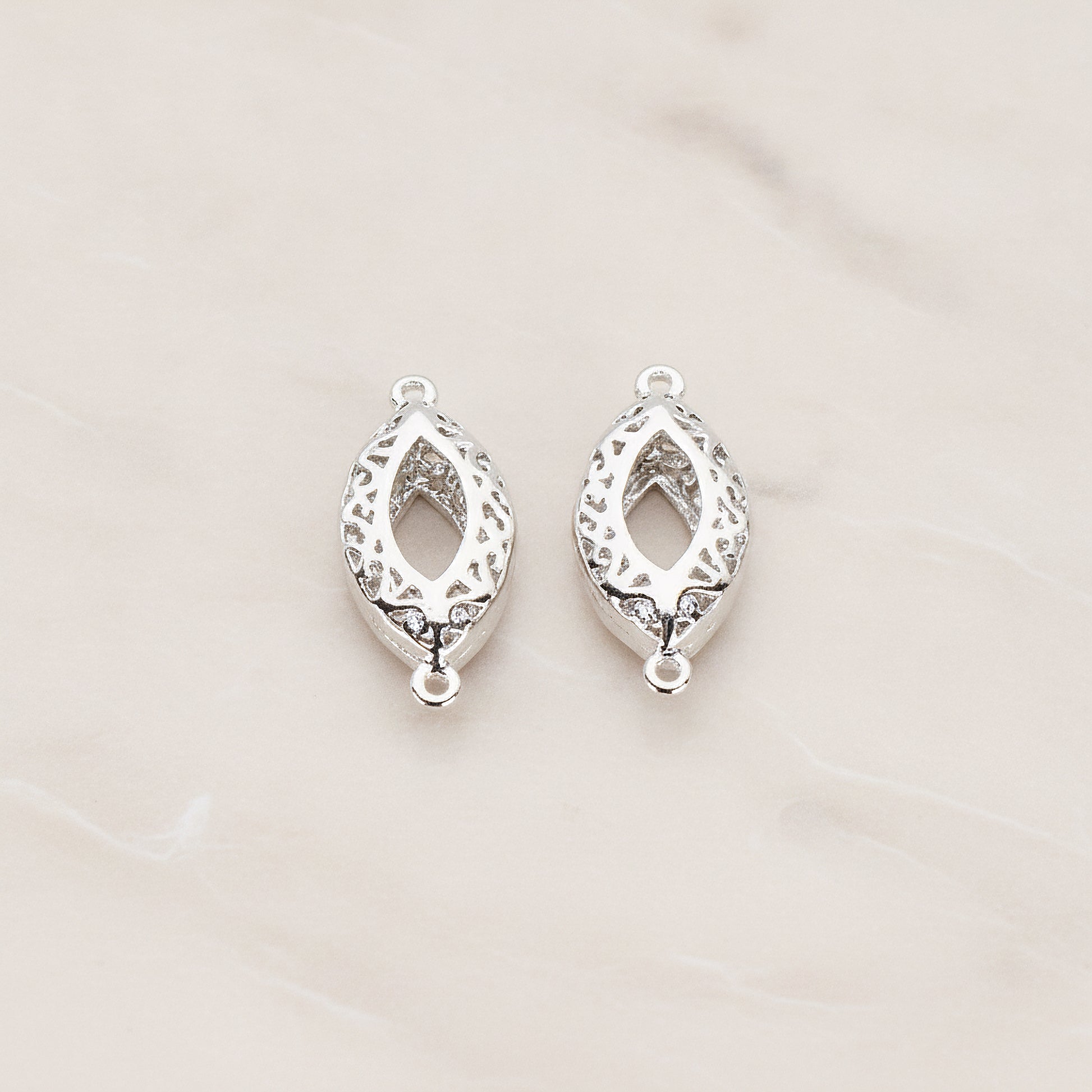 Gothic Celtic Oval Eye Connector, 2 Pc - Glossy Original Rhodium (CN.034)