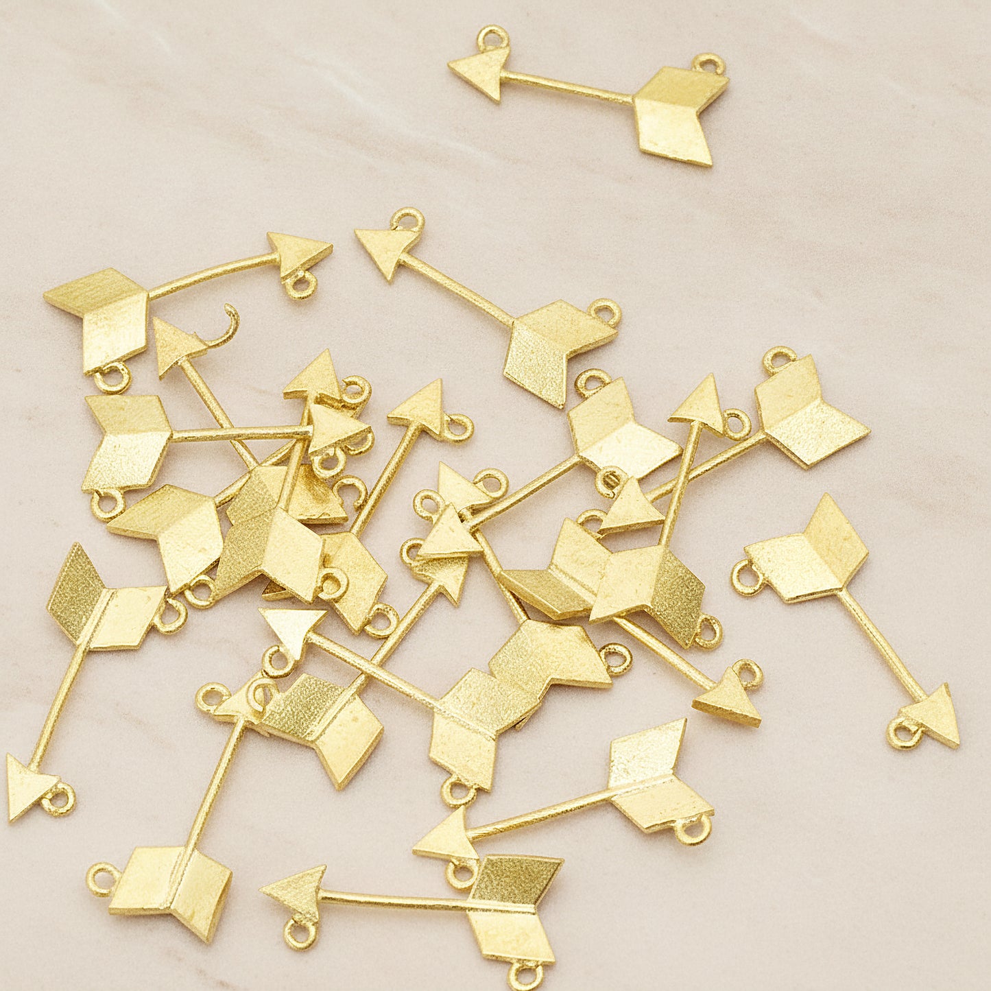 Arrow Connector, 2 Pc - Row Brass (CN.094)