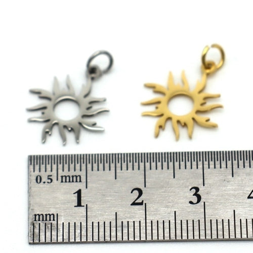 8mm Gold Tone Tag, 20pc - detail view 2